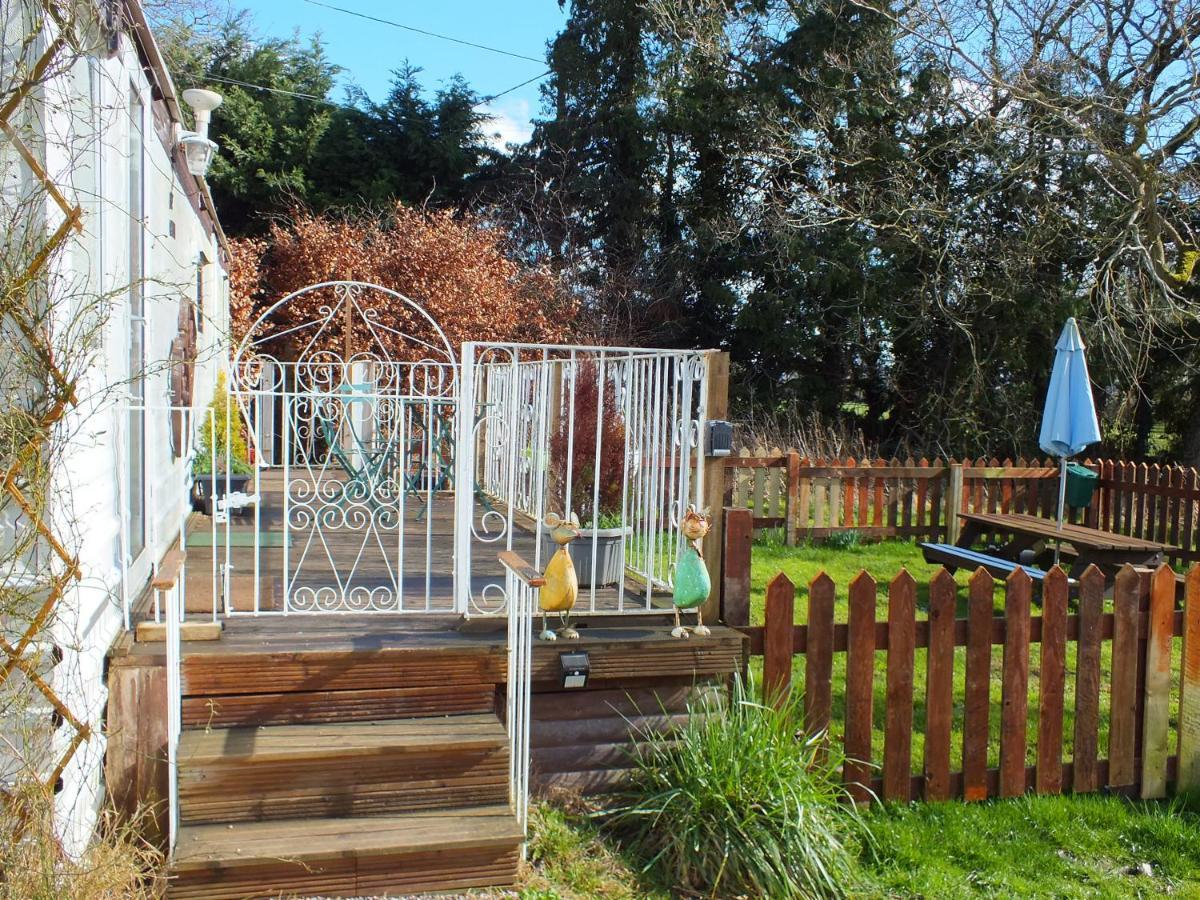 'The Cabin'. A Cosy Private & Secure Holiday Home. Padeswood Extérieur photo